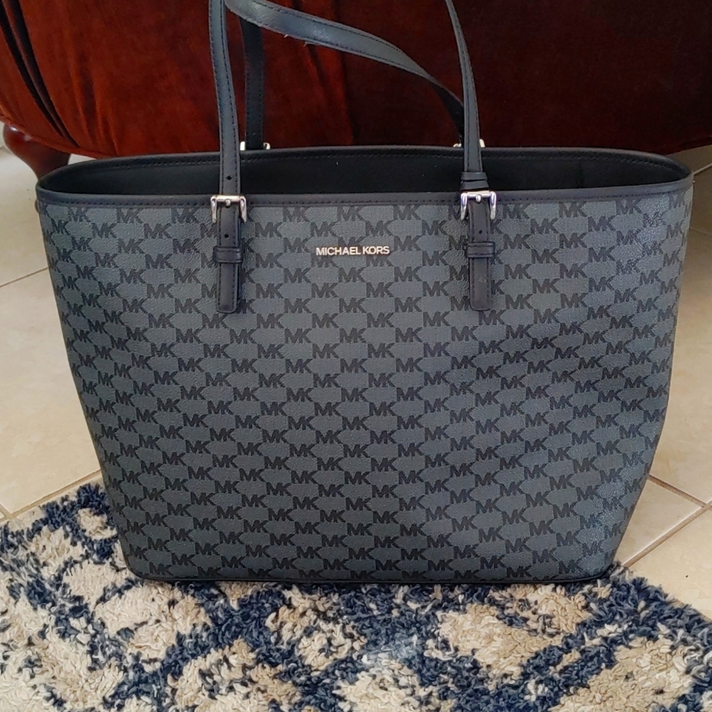Michael kors tote